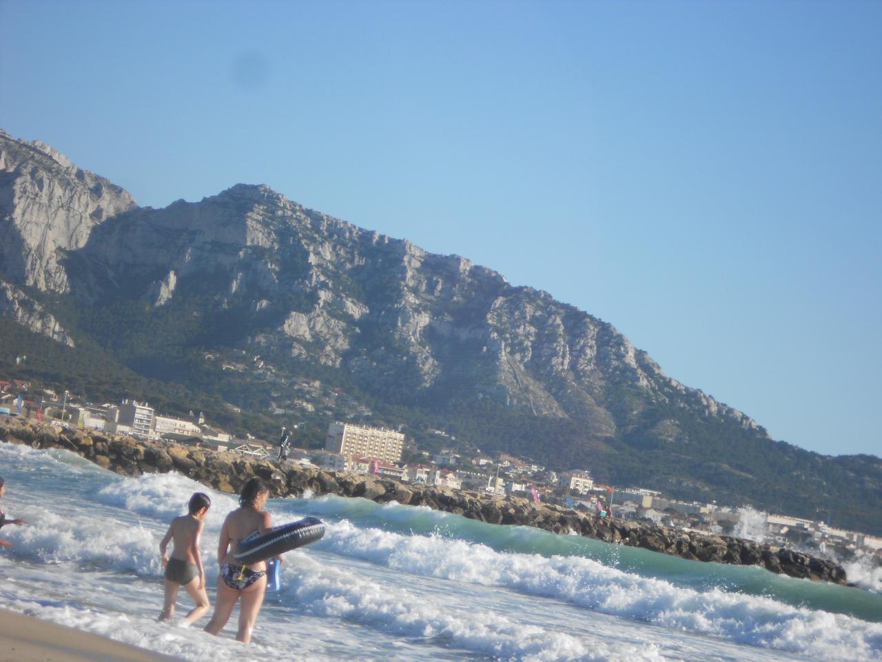 Manue et Yoann sur la plage à Marseille